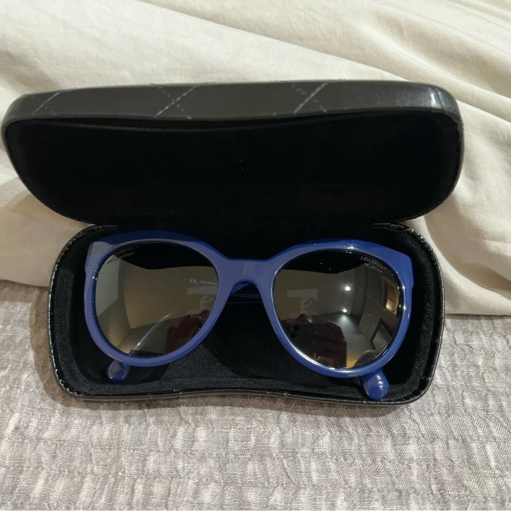 CHANEL Blue Oversized Round Sunglasses with Black Gradient Lenses